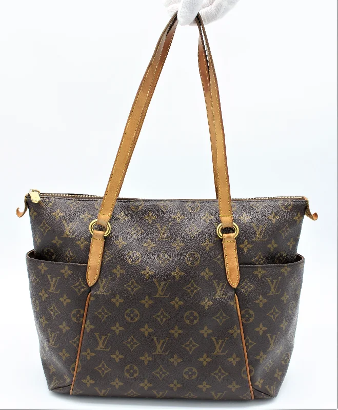 LOUIS VUITTON Totally MM Bag